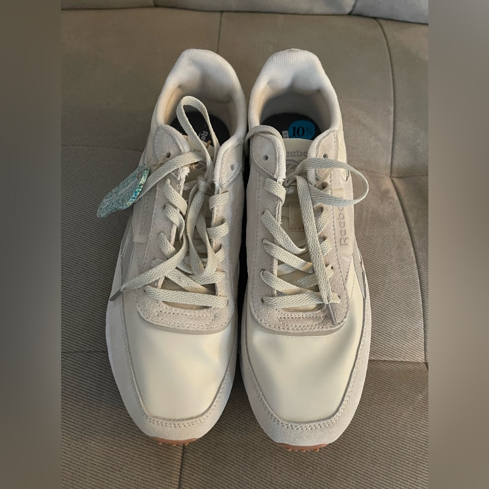 Brand New Mens Sneaker Reebok Size 10.5